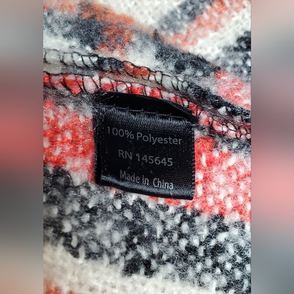 Cozy Poncho - Picture 5 of 5